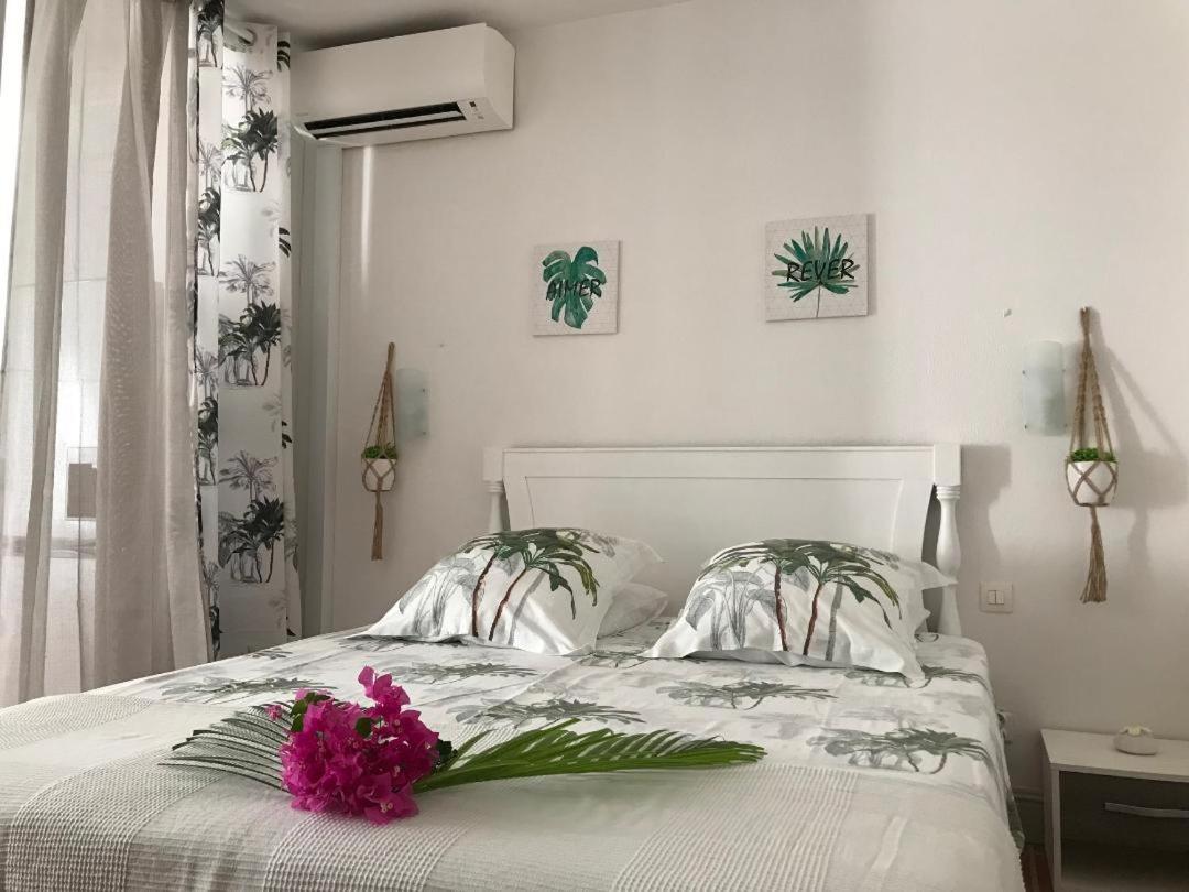COEUR TIARE studio lounge piscine plage cocotiers Saint-Francois  Esterno foto